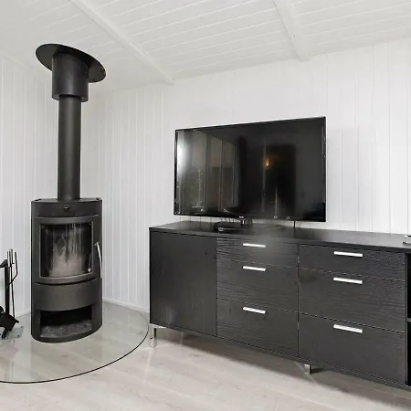 Dom wakacyjny Four-bedroom Holiday In 2 *
